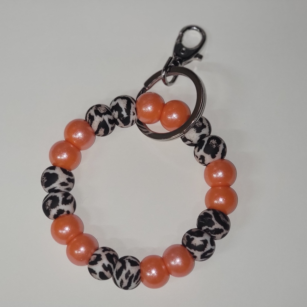 Keychain wristlet